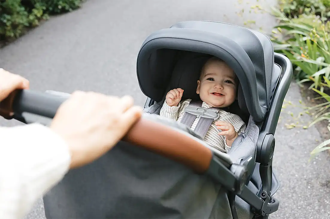 Infant in car seat installed on Minu V3